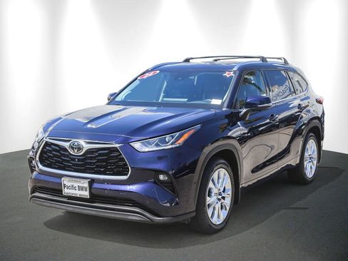 Used 2024 Toyota Highlander Limited AWD/4WD image 3