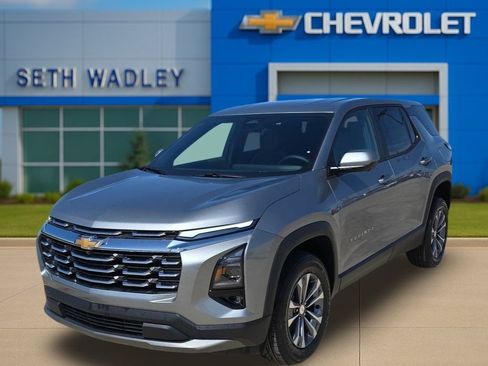 New 2026 Chevrolet Equinox LT w/ Convenience Package II FWD image 3
