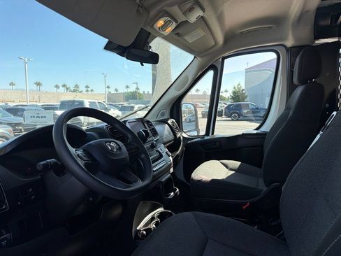 Used 2025 RAM ProMaster 2500 w/ U-Haul Equipment Group FWD image 30