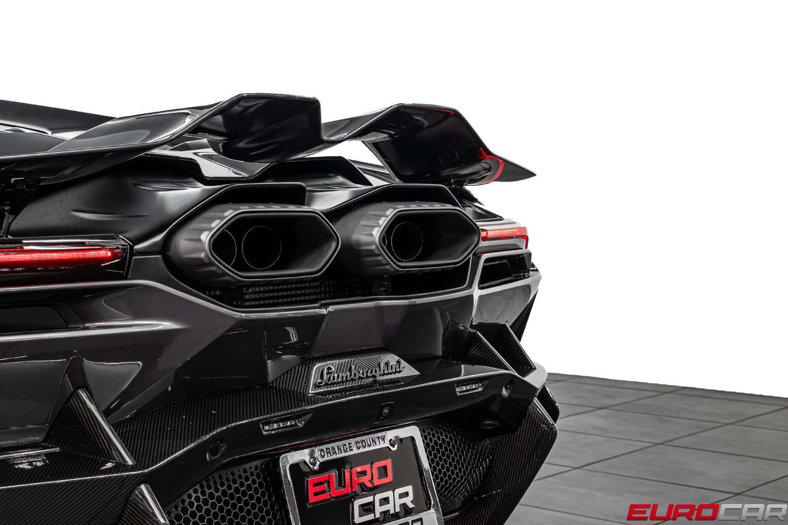 Used 2025 Lamborghini Revuelto AWD/4WD image 26