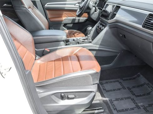 Used 2022 Volkswagen Atlas SEL Premium image 40