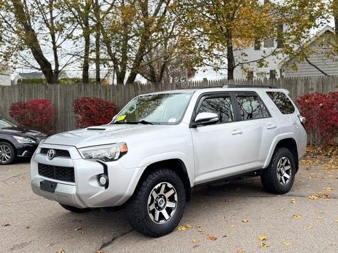 Used 2019 Toyota 4Runner TRD Off-Road Premium image 2