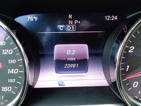 Used 2019 Mercedes-Benz E 300 4MATIC image 22