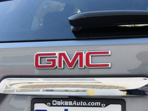 Used 2020 GMC Terrain SLE w/ Driver Convenience Package image 16