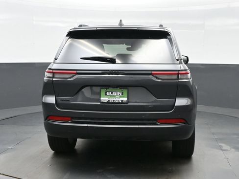 Used 2023 Jeep Grand Cherokee Altitude AWD/4WD image 7