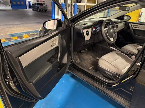 Used 2017 Toyota Corolla LE image 8