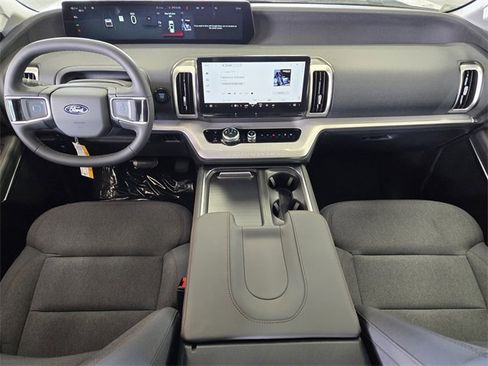 New 2025 Ford Expedition Active image 18