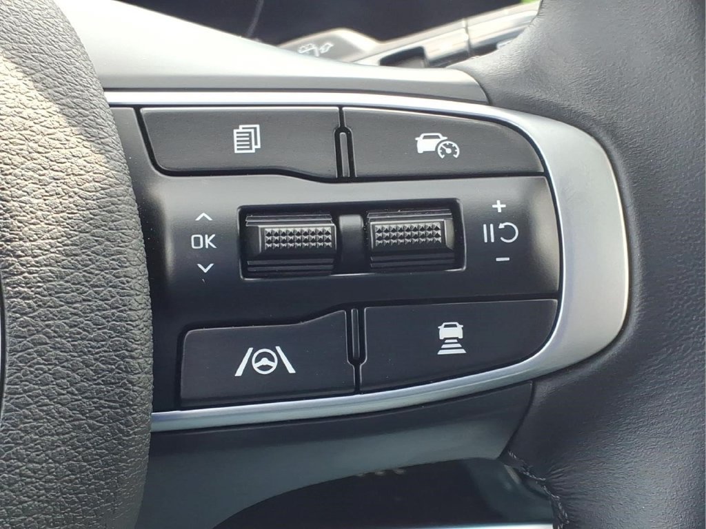 Used 2025 Kia Sportage SX AWD/4WD image 26