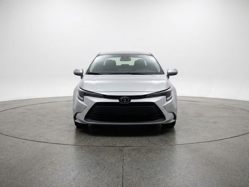 Used 2025 Toyota Corolla LE image 2
