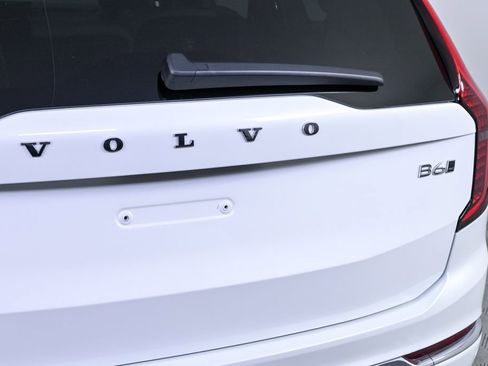 Certified 2025 Volvo XC90 B6 Plus image 36