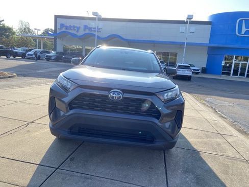 Used 2022 Toyota RAV4 LE AWD/4WD image 3