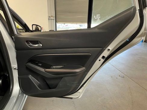Used 2023 Nissan Altima 2.5 SR FWD image 15