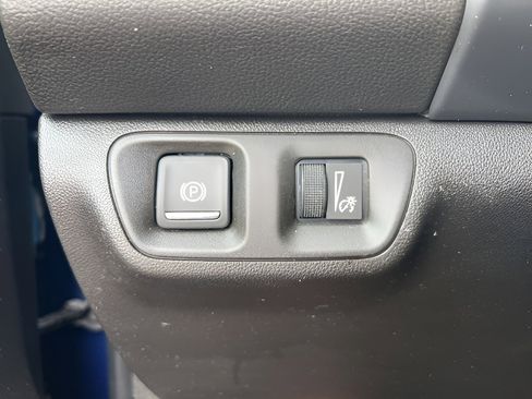 Used 2023 GMC Acadia SLE w/ Driver Convenience Package image 23