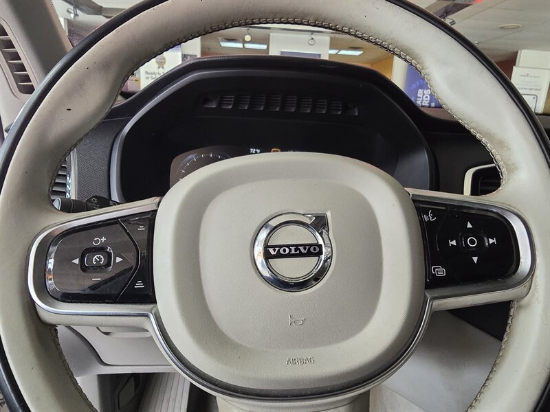 Used 2016 Volvo XC90 T6 Momentum w/ Momentum Plus Package AWD/4WD image 27