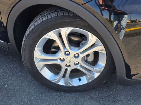 Used 2020 Chevrolet Bolt LT FWD image 2