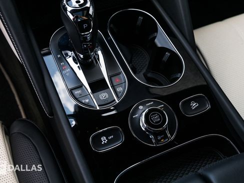 Used 2023 Bentley Bentayga image 31