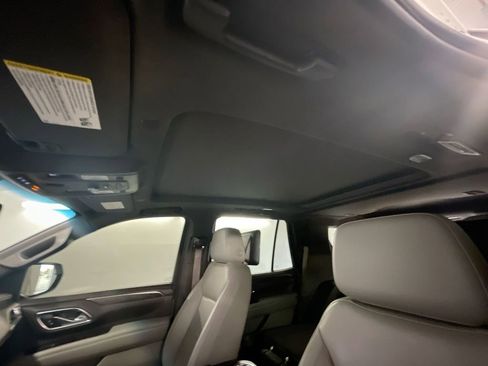 Used 2021 Chevrolet Tahoe Z71 w/ Rear Media and Nav Package image 19