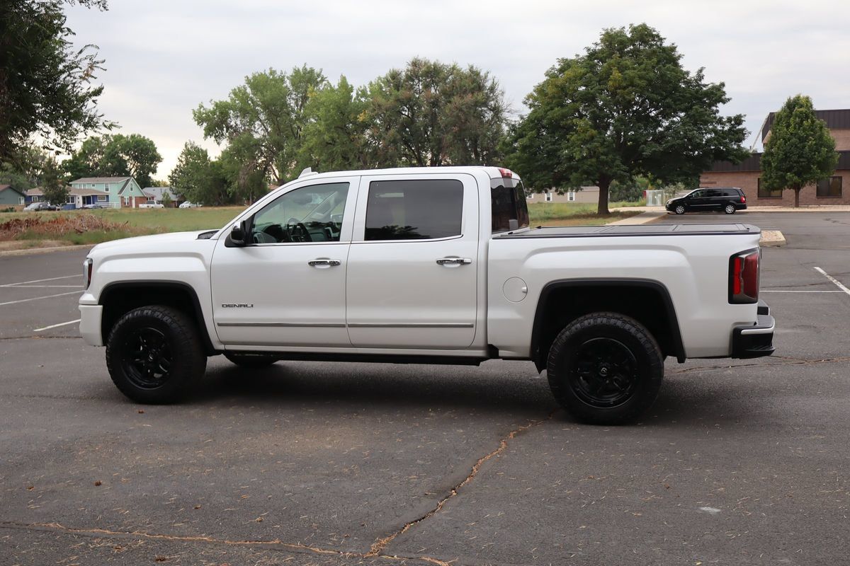 Used 2018 GMC Sierra 1500 Denali AWD/4WD image 9