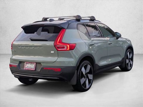 Used 2023 Volvo XC40 Recharge Plus image 5