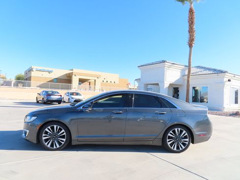 Used 2017 Lincoln MKZ Reserve image 4