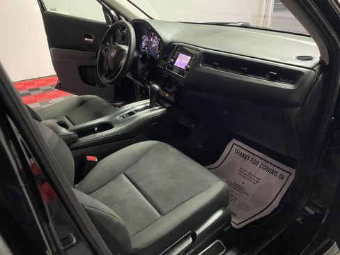 Used 2022 Honda HR-V LX image 8