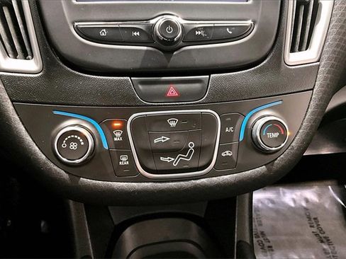 Used 2018 Chevrolet Malibu LS image 16