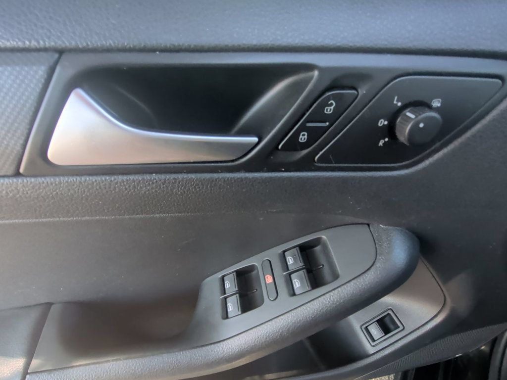Used 2014 Volkswagen Jetta S FWD image 12