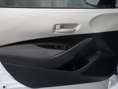 Certified 2025 Toyota Corolla LE image 27