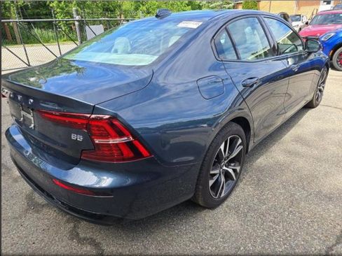 Used 2025 Volvo S60 B5 Plus FWD image 4