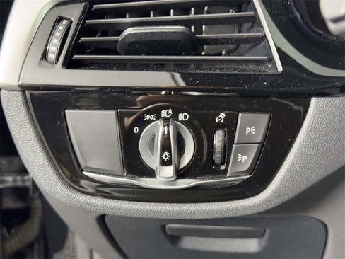 Used 2022 BMW 530i xDrive 530i xDrive w/ Convenience Package image 19