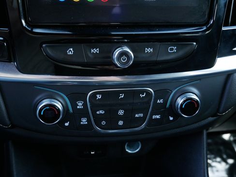 Used 2023 Chevrolet Traverse LT AWD/4WD image 23