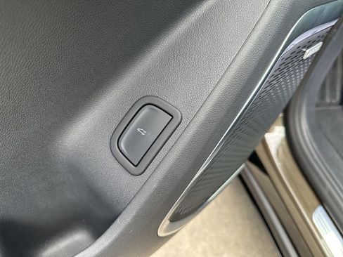 Used 2024 Chevrolet Traverse RS FWD image 25