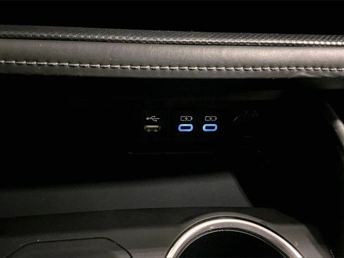 Used 2022 Toyota Highlander XLE image 16