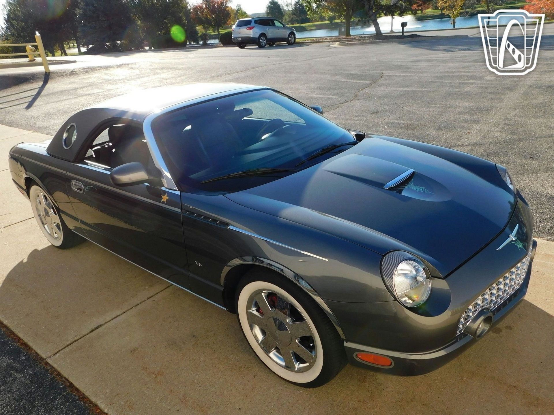 Used 2003 Ford Thunderbird RWD image 6