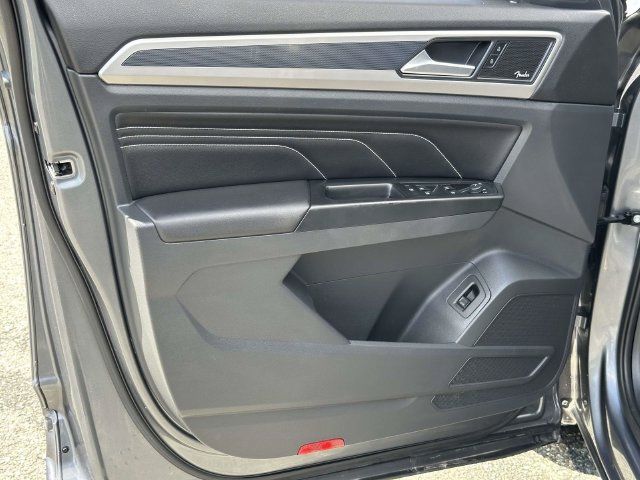 Used 2020 Volkswagen Atlas Cross Sport SEL Premium R-Line AWD/4WD image 15