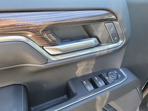 Used 2022 Chevrolet Silverado 1500 LT image 19