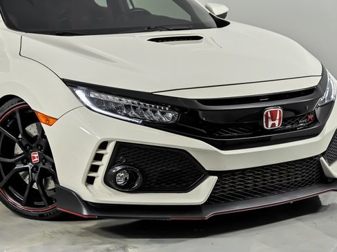 Used 2018 Honda Civic Type R image 3