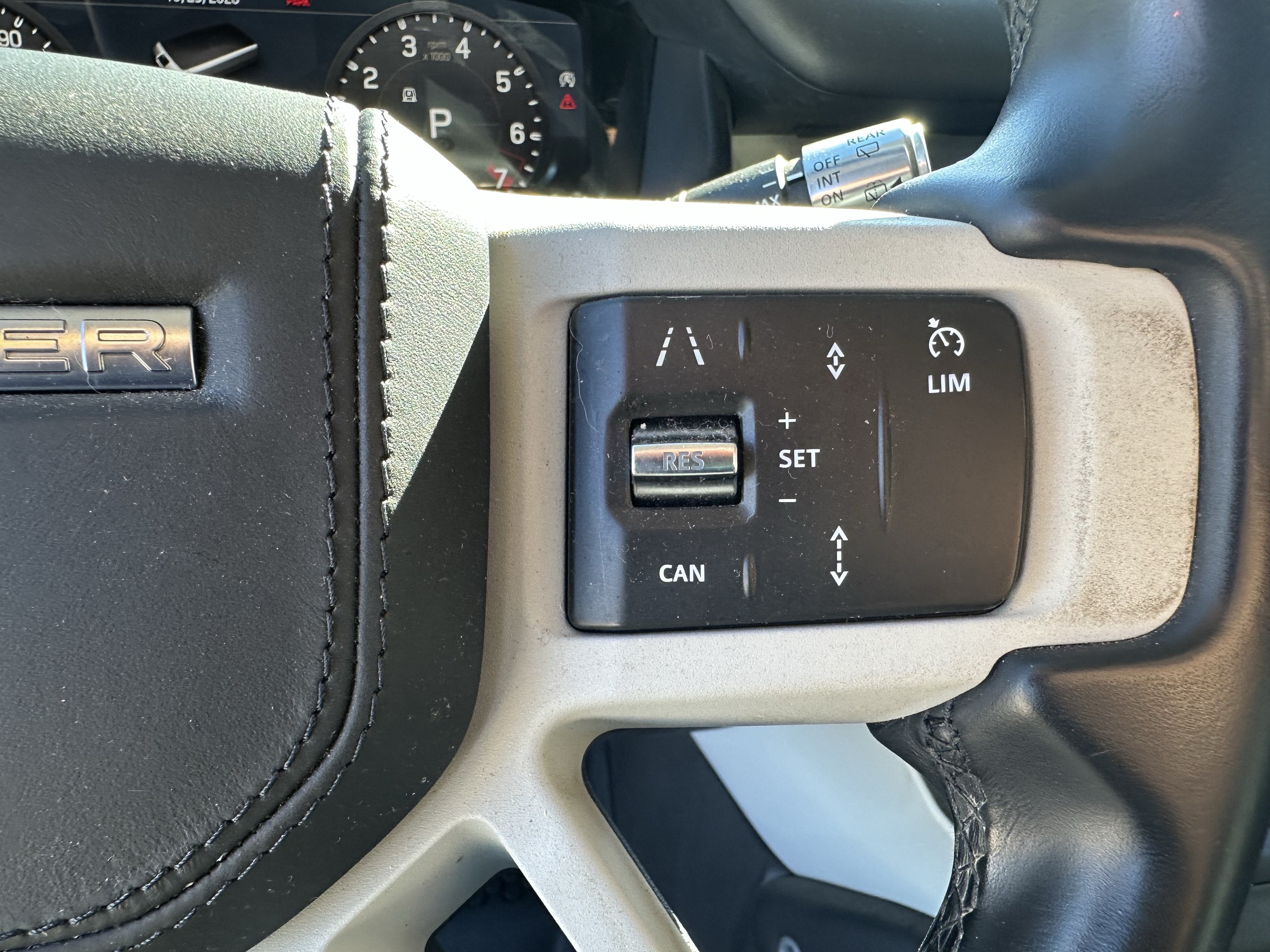 Used 2020 Land Rover Defender 110 HSE AWD/4WD image 21