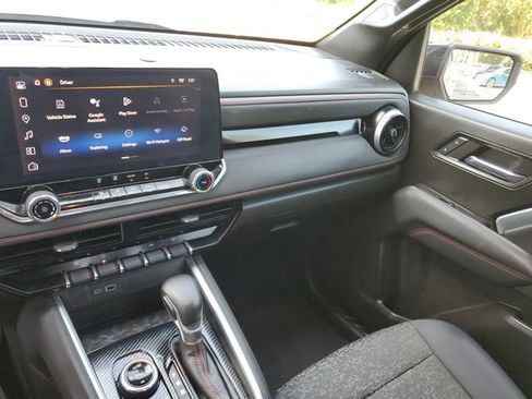 Used 2024 Chevrolet Colorado Z71 image 27