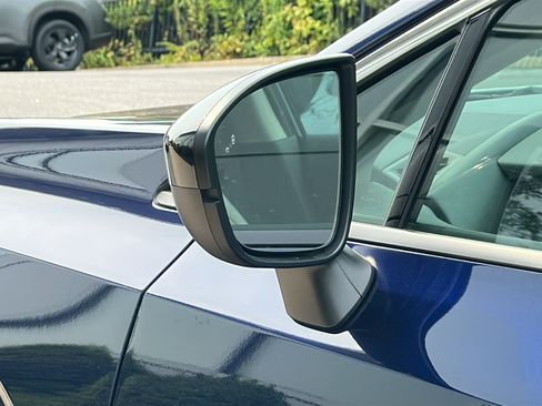 Certified 2025 Nissan Murano SV AWD/4WD image 10