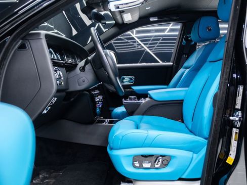 Used 2023 Rolls-Royce Phantom Sedan image 54