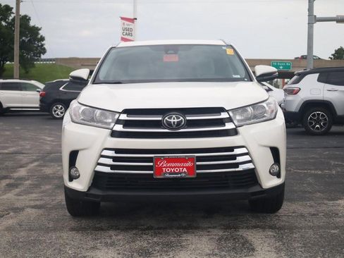 Used 2018 Toyota Highlander Limited AWD/4WD image 3