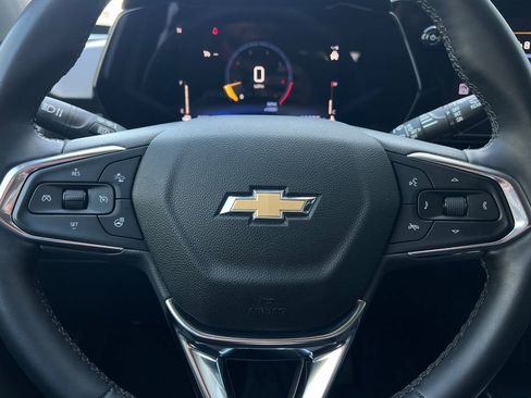 Used 2025 Chevrolet Trax LT w/ LT Convenience Package image 23