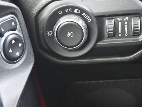 Used 2021 Jeep Wrangler Unlimited Islander image 13