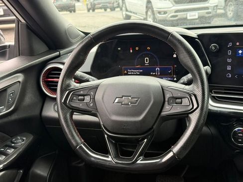Used 2024 Chevrolet Trax RS w/ Driver Confidence Package FWD image 15