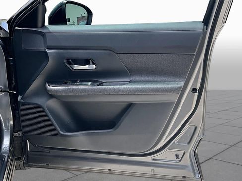 Used 2025 Nissan Kicks SV FWD image 21
