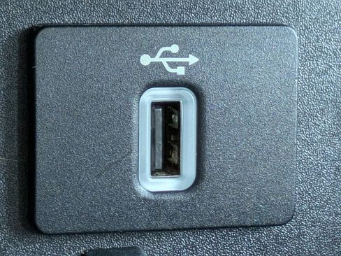 Used 2018 Ford Fusion SE w/ Fusion SE Technology Package image 22