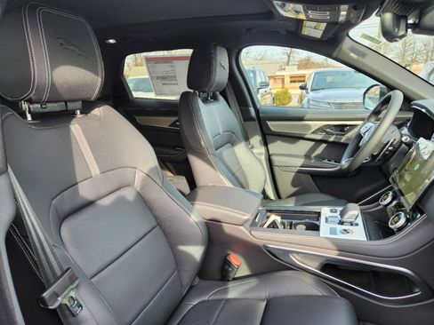 Used 2025 Jaguar F-PACE R-Dynamic S image 10