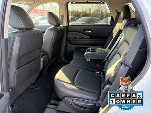 Used 2023 Nissan Pathfinder SL w/ Lighting Package (N92) image 20
