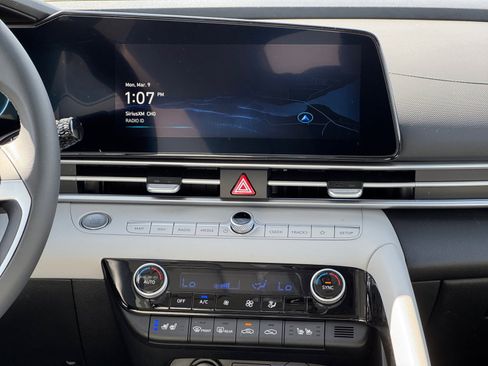 New 2026 Hyundai Elantra Limited FWD image 11